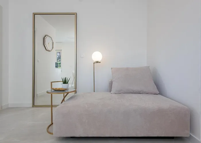 Littlemore Apartment *